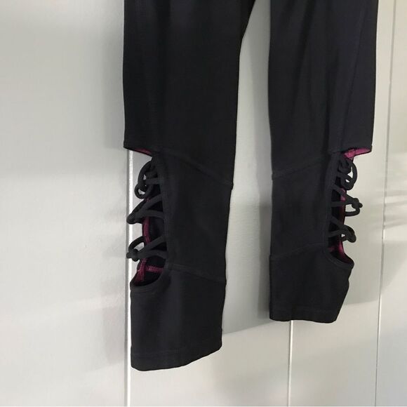 4 for $20 Prana Capri Leggings with Open Sides (S) - Picture 3 of 11